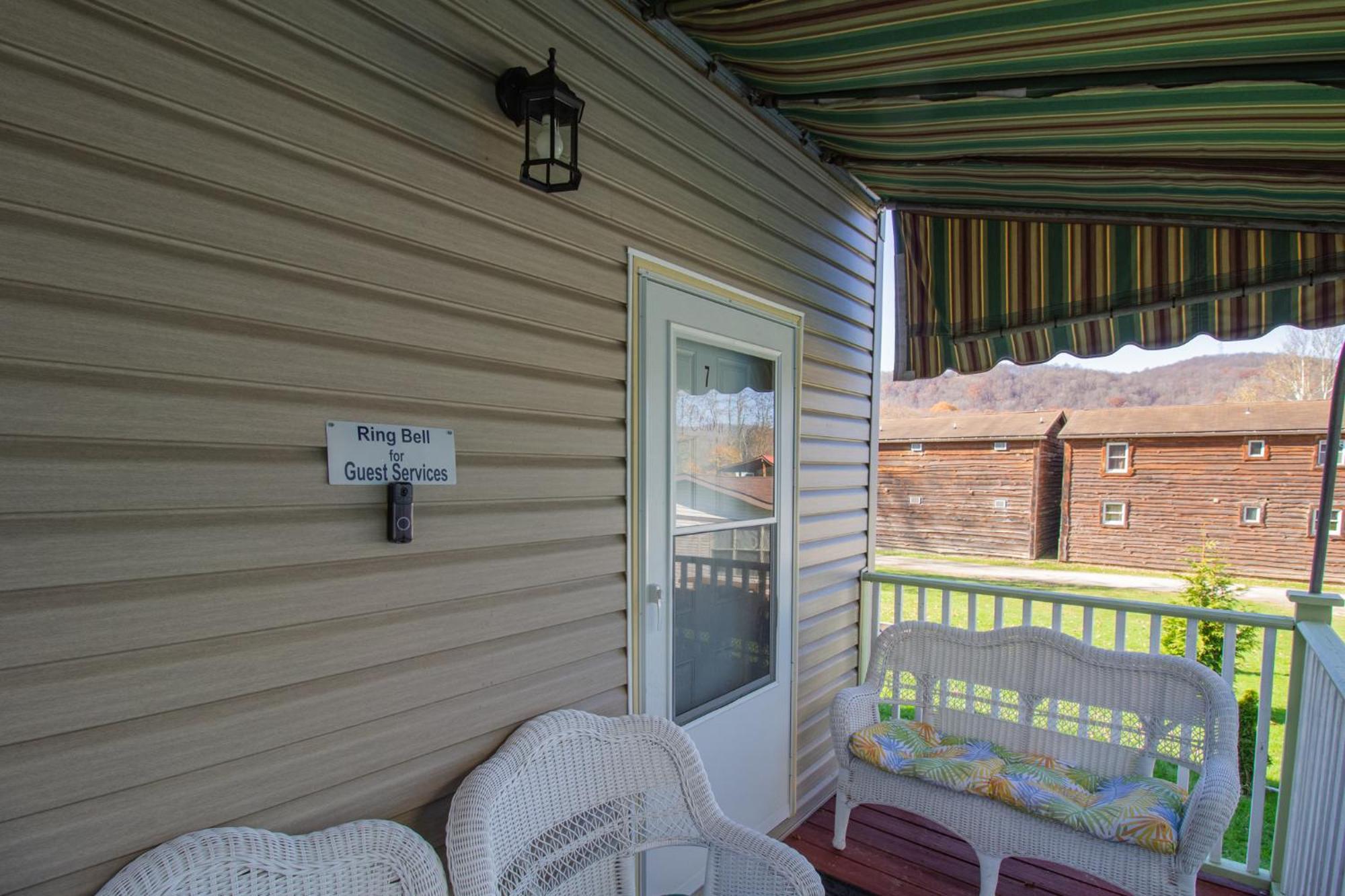 Stay In Ohiopyle In The Middle Of Town By The Gap Trail Zewnętrze zdjęcie